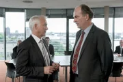 Wieland Krohn (Christoph M. Ohrt, l.); Markus Gellert (Herbert Knaup, r.)