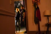 Ellie Bishop (Emily Wickersham, l.); Nick Torres (Wilmer Valderrama, r.)