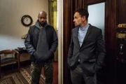 Wettlauf gegen die Zeit: Schafft Holmes (Jonny Lee Miller, r.) es nicht, den wahren Mörder zu überführen, muss der unschuldige Shinwell (Nelsan Ellis, l.) zurück ins Gefängnis ...