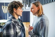 Korbinian Kirchner (Jonathan Hutter, li.) und Felix Nawrath (Liliom Lewald) in Nawraths Loft.