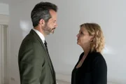 Vera Lanz (Katharina Böhm, r.) muss ihre Befragung abbrechen (li.: Martin Rapold).