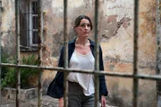 Irgendetwas stimmt hier nicht – Amy Silva (Suranne Jones) hinterfragt die Absichten der Gruppe Jabhat Al'huriya.