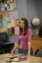 Annie (Alison Brie) ist sich sicher: Jemand aus ihrer Gruppe hat ihren Stift geklaut ...