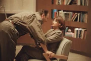 L-R: Tony Soprano (James Gandolfini) and Dr. Jennifer Melfi (Lorraine Bracco)