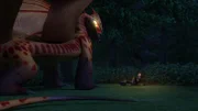 Hicks ist mit Rotzbakke auf der Insel der Feuerschweife unterwegs, um mehr über diese Drachen zu lernen.