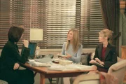 (v.l.n.r.) Kim Clozzi (Joanna Gleason); Rachel Green (Jennifer Aniston); Nancy (Megan Ward)