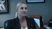 Agent Aria Price (Elisabeth Röhm)