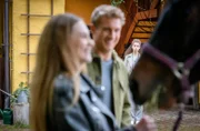 Ana (Soluna-Delta Kokol, r. hinten mit Teresa Klamert, l. vorne) stellt enttäuscht fest, dass Vincent (Martin Walde, r. vorne) offenbar kein Zurück mehr sieht.