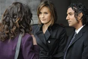 Olivia Benson (Mariska Hargitay) (Detective Ash Ramsey (Naveen Andrews)