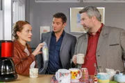 Pathologin Sandra Mai (Sina Wilke, l.) hat weitere wichtige Hinweise für die Kommissare Hansen (Igor Jeftic, M.) und Stadler (Dieter Fischer, r.).