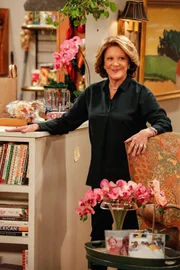 Judy (Linda Lavin)
