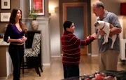 l-r: Gloria Delgado-Pritchett (Sofía Vergara), Manny Delgado (Rico Rodriguez), Jay Pritchett (Ed O'Neill), Stella (Brigitte the Dog)