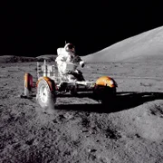 Gene Cernan und der Rover