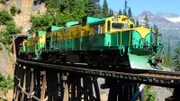 Der Alaska-Express befährt die Strecken Yukon Route und White Pass im hohen Norden Amerikas. Auf seiner Tour bietet er den Fahrgästen ein atemberaubendes Landschaftspanorama.