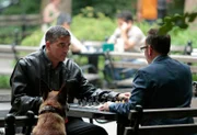 (v.l.n.r.) John Reese (Jim Caviezel); Harold Finch (Michael Emerson)