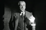 Doctor Watson (Nigel Bruce). Die Verwendung des sendungsbezogenen Materials ist nur mit dem Hinweis und Verlinkung auf RTL+ gestattet.