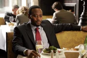 Hat mal wieder einen anstrengenden Arbeitstag hinter sich: Dr. Eric Foreman (Omar Epps)