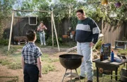 "Young Sheldon", "Köttbullar, Neutrinos und Tai Chi auf dem Dach." Sheldon ist aufgeregt und beschließt, anlässlich dieses Ereignisses eine Party zu schmeißen. Sheldon lädt dazu die ganze Schule ein.