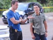 Ein neuer Fall beschäftigt: Steve (Alex O'Loughlin, l.) und Chin (Daniel Dae Kim, r.) ...