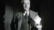 Doctor Watson (Nigel Bruce)  Die Verwendung des sendungsbezogenen Materials ist nur mit dem Hinweis und Verlinkung auf RTL+ gestattet.