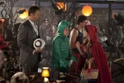 Halloween steht vor der Tür und am Greendale Community College wird gefeiert: Jeff (Joel McHale, l.), Britta (Gillian Jacobs, M.) und Annie (Alison Brie, r.) ...