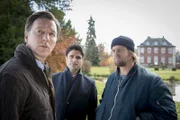 Als ein Freier in einem Bordell ermordet wird, werden Mick (Henning Baum, r.) und Andreas (Maximilian Grill, M.) mit dem Fall vertraut gemacht.
