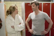 Ingo (André Dietz) und Laura (Isabelle Höpfner) wird klar, wer hinter den "zufälligen" Begegnungen steckt.