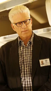 D.B. Russell (Ted Danson) muss mit seinem Team den Mord an einer Frau aufklären, die offenbar während eines Inlandsfluges Passagiere bestohlen hat.