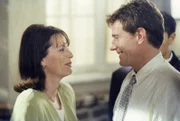 Lois (Jane Kaczmarek), Hal (Bryan Cranston)