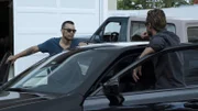 L-R: Ramos ( J.J. Soria ), Steve Hammond (Ryan Kwanten)