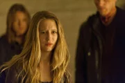 Als Violet (Taissa Farmiga, M.) die Wahrheit über Tate erfährt, ist sie mehr als schockiert und weiß nicht, wie sie mit dem Wissen über seine Vergangenheit umgehen soll ...