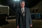 Boris Schtscherbina (Stellan Skarsgård)