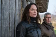 Die Treffen zwischen Jana (Natalia Wörner, l.) und Hamm (Ralph Herforth, r.) müssen heimlich stattfinden, denn nach Jana wird gefahndet.