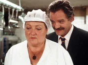 Marga (Marianne Saegebrecht) hat ihr eigenes Restaurant eröffnet und durchkreuzt dadurch die Pläne des Immobilienhais Ohrmann (Gunter Berger).