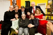 Eine Improvisationsshow vor Publikum - mit Michael Niavarani und Viktor Gernot. Im Bild (v.li.): Markus Mitterhuber, Ulrike Beimpold, Reinhard Novak, Dieter Chmelar, Michael Niavarani, Sigrid Hauser, Viktor Gernot, Harald Serafin, Doris Hindinger.