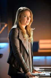 Als ein Mann im Superheldenkost&uuml;m ermordet aufgefunden wird, stellt Morgan (Elisabeth Harnois) erste Nachforschungen an, um den T&auml;ter ausfindig zu machen.