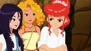Cleo, Emma und Rikki (v.l.n.r.) haben einen Plan, wie sie den Bau eines Hotels auf der Insel Mako verhindern können.