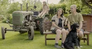 Landwirt Manfred Jäger mit seiner Familie.