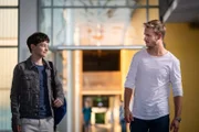 Anton (Lasse Timmel, li.) und Herr Hauser (Frederic Heidorn) müssen an ihrem gemeinsamen Vater-Sohn-Tag ganz schön improvisieren, damit Spass aufkommt.