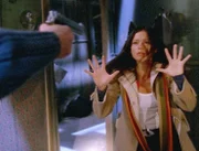 Jordan (Jill Hennessy) findet heraus, dass ihr Bruder (Michael T. Weiss) einst ihre Mutter ermordet hat. Muss auch sie um ihr Leben bangen?