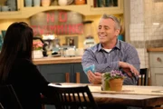 Andi Burns (Liza Snyder, l.); Adam Burns (Matt LeBlanc, r.)