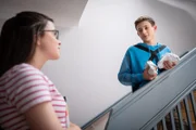 Rosa (Karlotta Hasselbach) und Bela (Philip Müller) hatten beide das gleiche Ziel, nicht an den Waldtagen teilnehmen zu müssen.