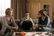 Stress bei Familie Hoffmann: Lotta (Katharina Witza) hat geklaut. Heidrun (Verena Plannger) und Tina (Isabelle Barth) sehen die Sache nicht so lässig wie Günter.