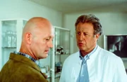 (v.li.): George Meyer-Goll (Ferdinand Brandtner), Gerhart Lippert (Dr. Thomas Burgner).