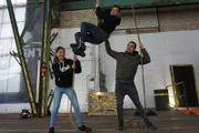 Voller Körpereinsatz bei Mädchen vs. Jungs. Wer ist besser - Stuntwoman oder Stuntman?