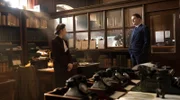 Ursula Todd (THOMASIN MCKENZIE) und Maurice Todd (HARRY MICHELL).