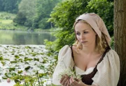 Prinzessin Isabella (Jasmin Schwiers) am verbotenen See.