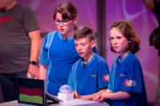 Das blaue Rateteam aus Alzey/Deutschland ist gespannt auf die nächste Quizfrage.