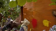 Wolle und Pferd haben beschlossen, ihre Möhre neu zu streichen, nur können sie sich einfach nicht einigen, in welcher Farbe: rot oder gelb?