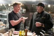 Gordon Ramsay (l.)